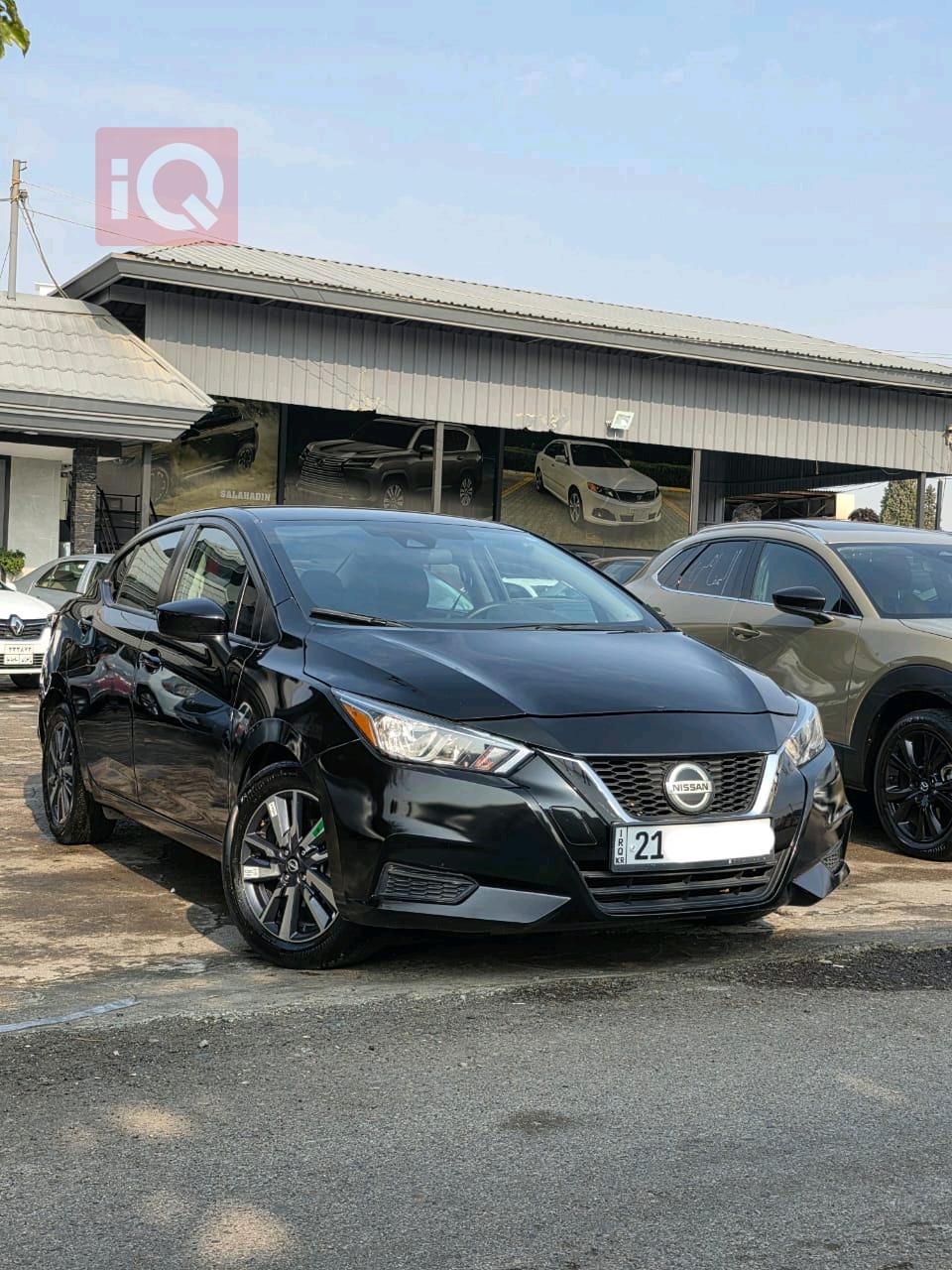 نيسان فيرسا